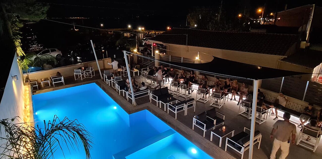 Windrose pool night Ipsos Corfu